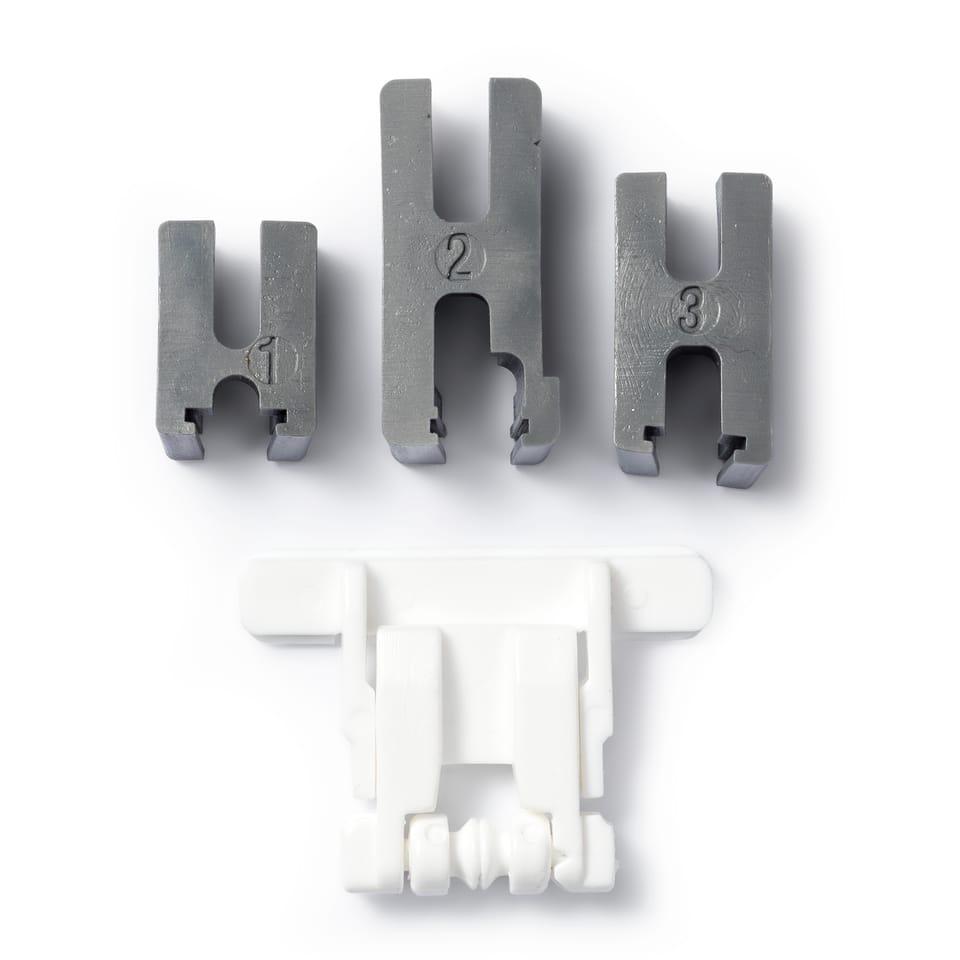 Standard foot made of die cast steel and zinc for machines with clip foot