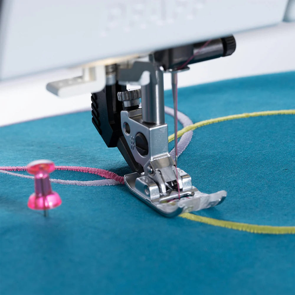 PFAFF® passport™ 2.0 Sewing Machine image 3