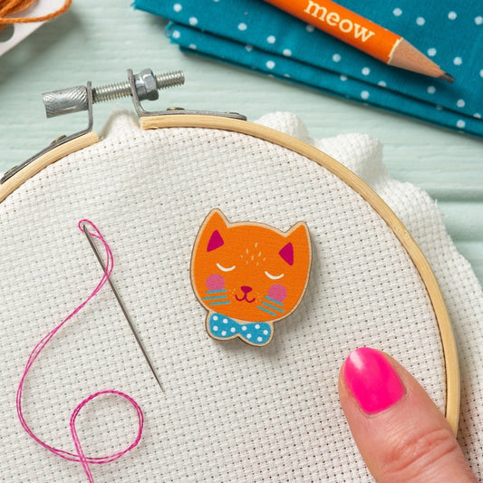Cat Magnetic Needle Minder