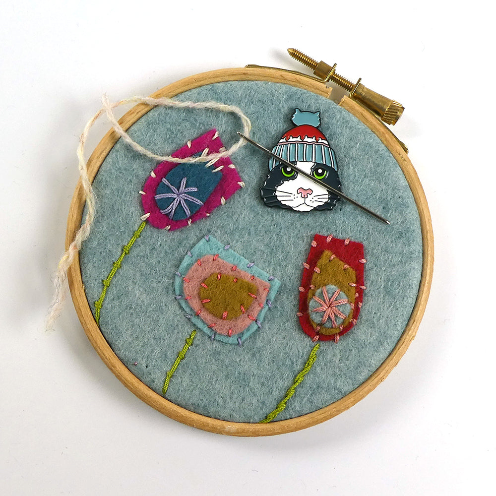 Cats in Hats Needle Minder
