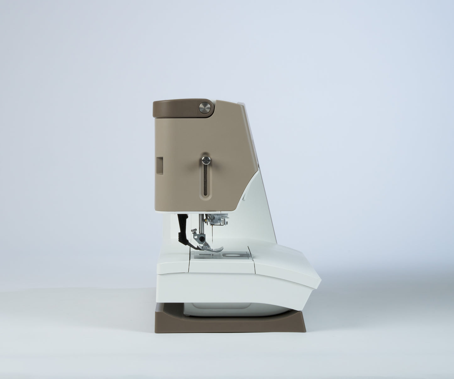 PFAFF® creative elevate™ 680 Sewing Machine
