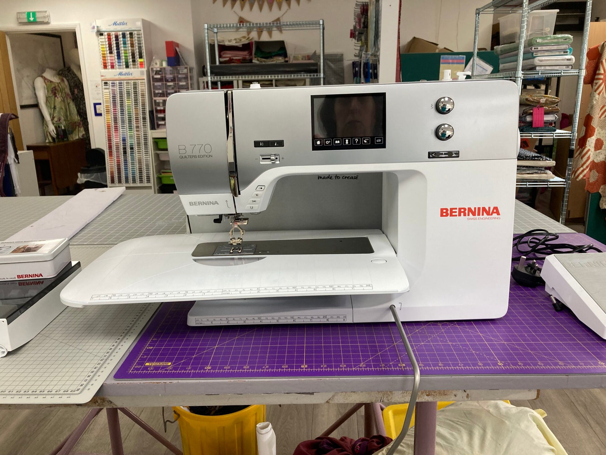 Pre-loved Bernina 770QE Sewing Machine image 3