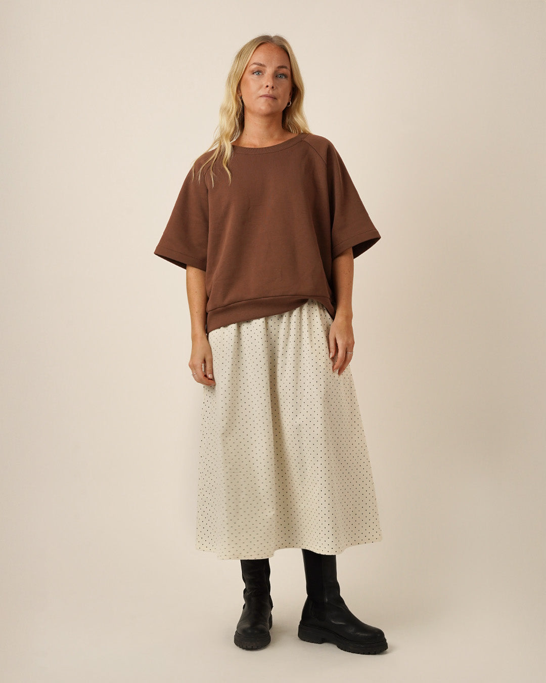 WBM Boxy raglan sweater front page