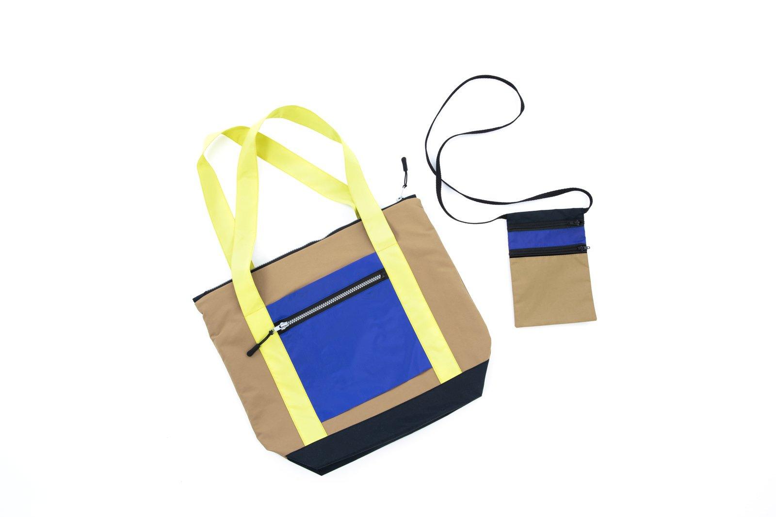 GALAXIE 3 - SUPERNOVA (SMALL), JET Travel Pouch