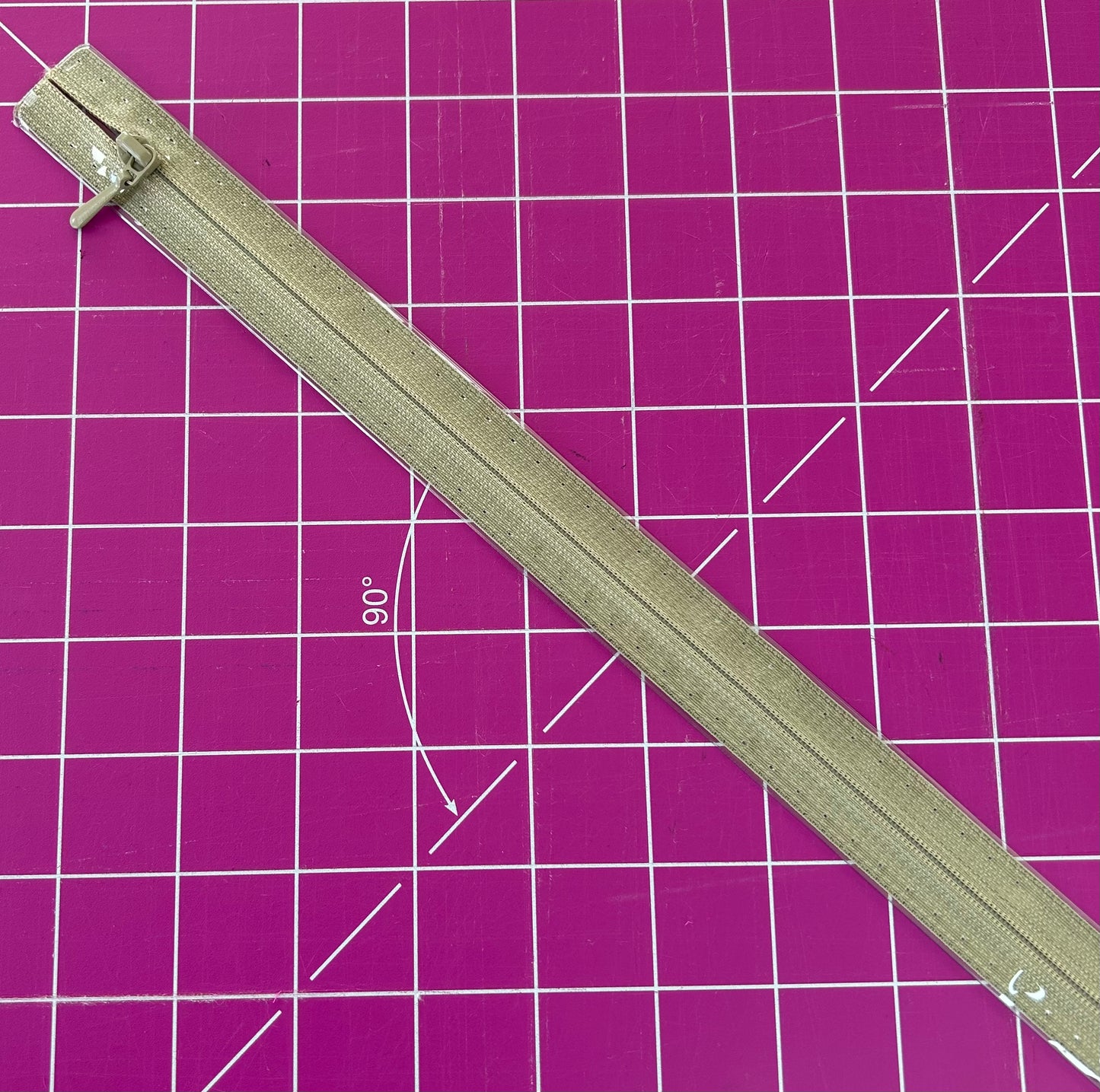 Prym Invisible Zip - Closed end Putty 25cm